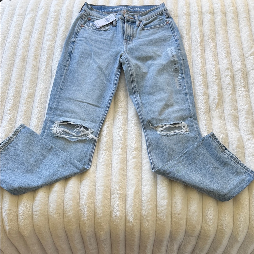 American Eagle Outfitters Light Blue Distressed Boyfriend Jeans

Size 00 Short